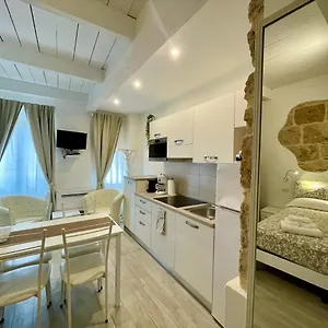 Protea House , Alghero Italien